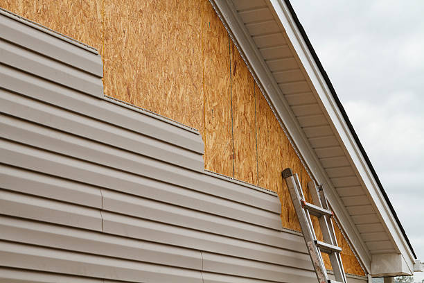 Professional Emergency Siding Repair technician working in Hume, VA